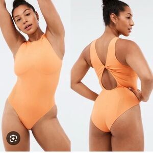 NWT! Fabletics Yara SculptKnit® Twist Back Bodysuit M/8